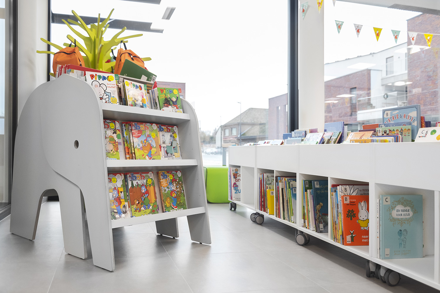 Bac à BD et albums Elof