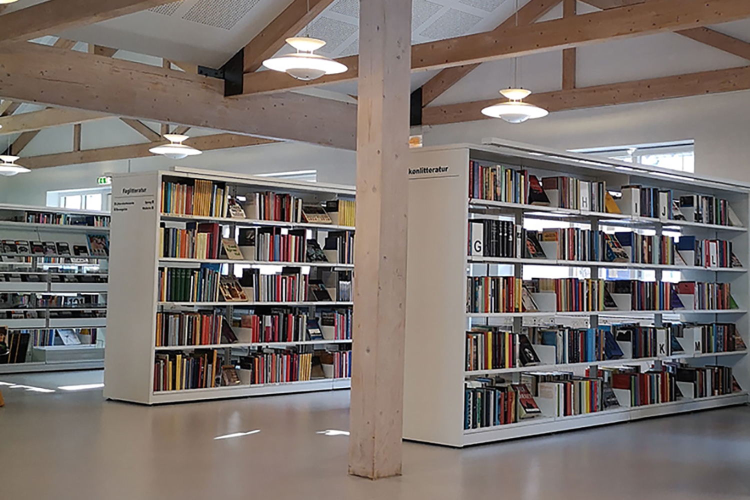 Rayonnages sans éclairage